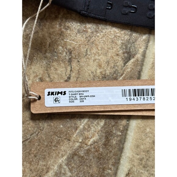 Skims Fits Everybody T-shirt Bra Onyx 32B - Picture 6 of 6